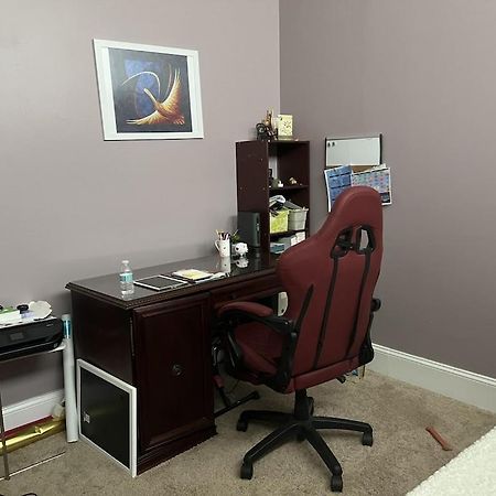 Location! House With Home Office, Gym, More-Черри-Хилл Экстерьер фото