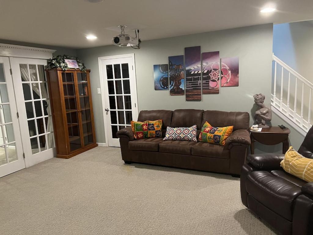 Location! House With Home Office, Gym, More-Черри-Хилл Экстерьер фото